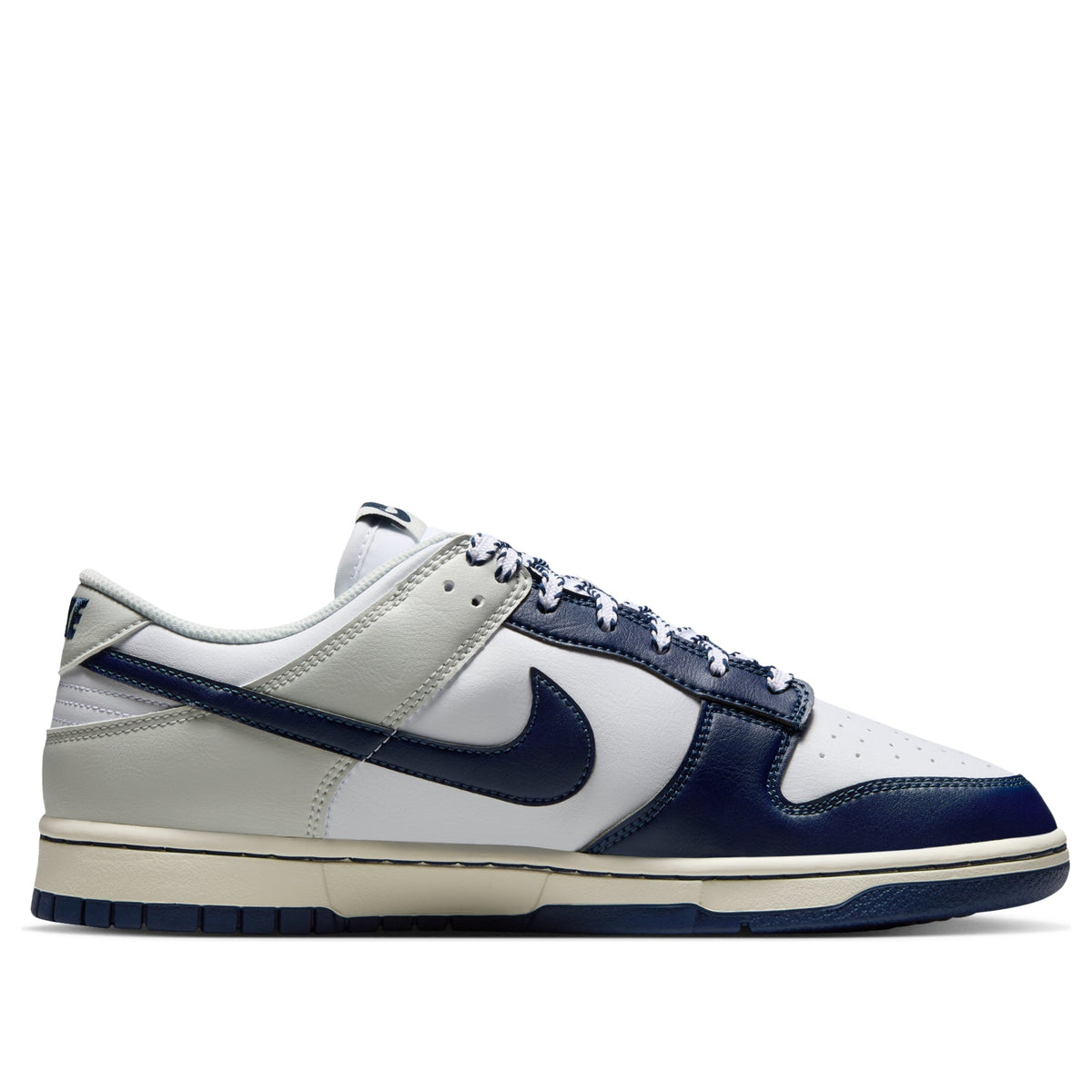 Nike Dunk Low New York Yankees (Men's)