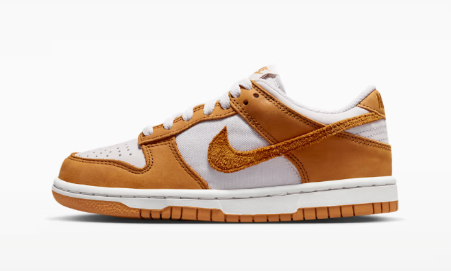 Nike Dunk Low SE Vast Grey / Desert Ochre / White (GS)